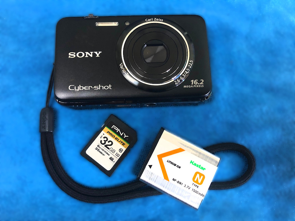 Sony Cyber-shot back up compact camera, SD Card & Lithium battery.