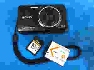 Sony Cyber-shot back up compact camera, SD Card & Lithium battery.