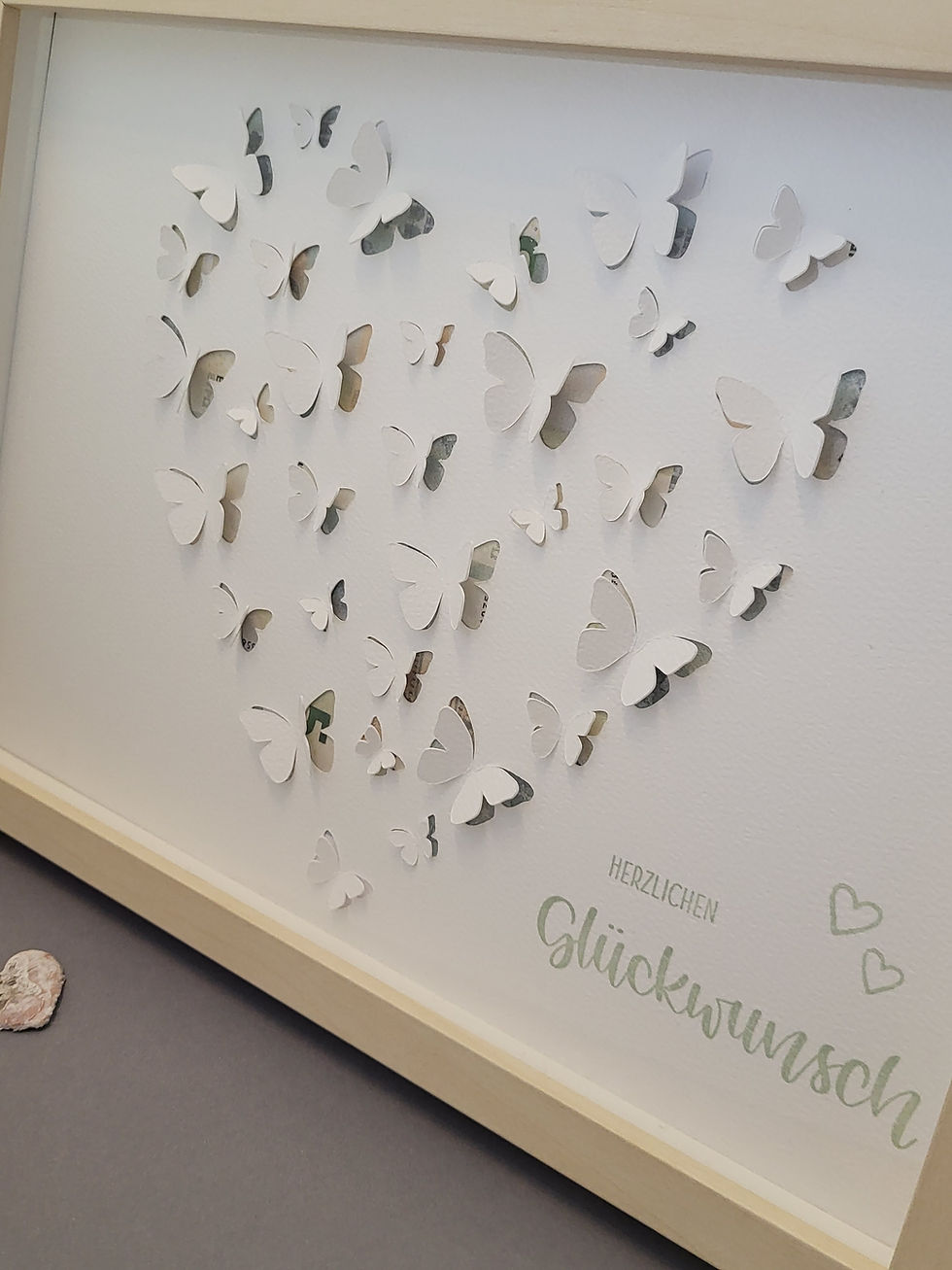 Miniaturbild: „Herz aus Schmetterlingen groß“