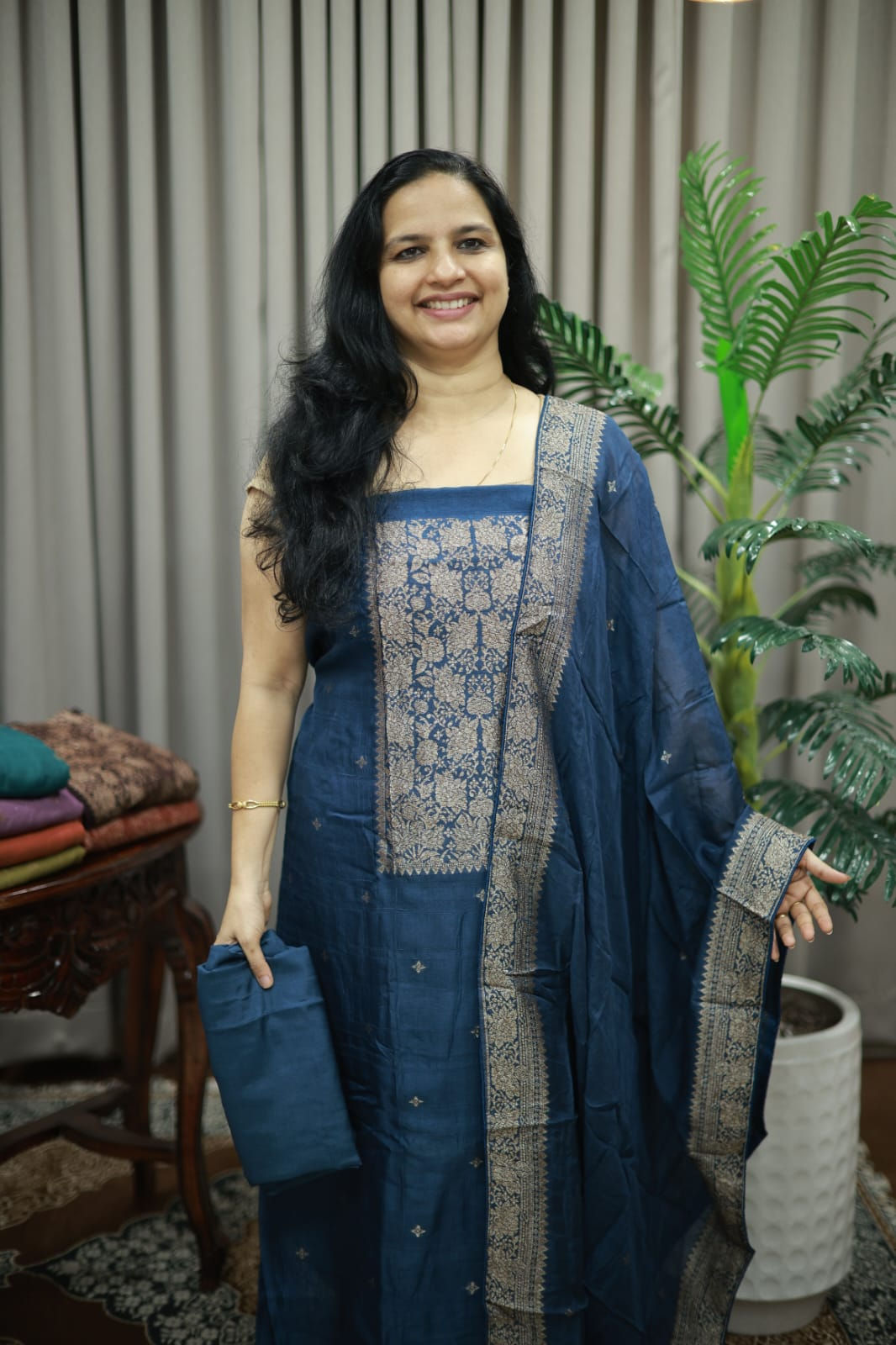 BEAUTIFUL PARTY WEAR COLLECTIONS (RDCH-SK-476)