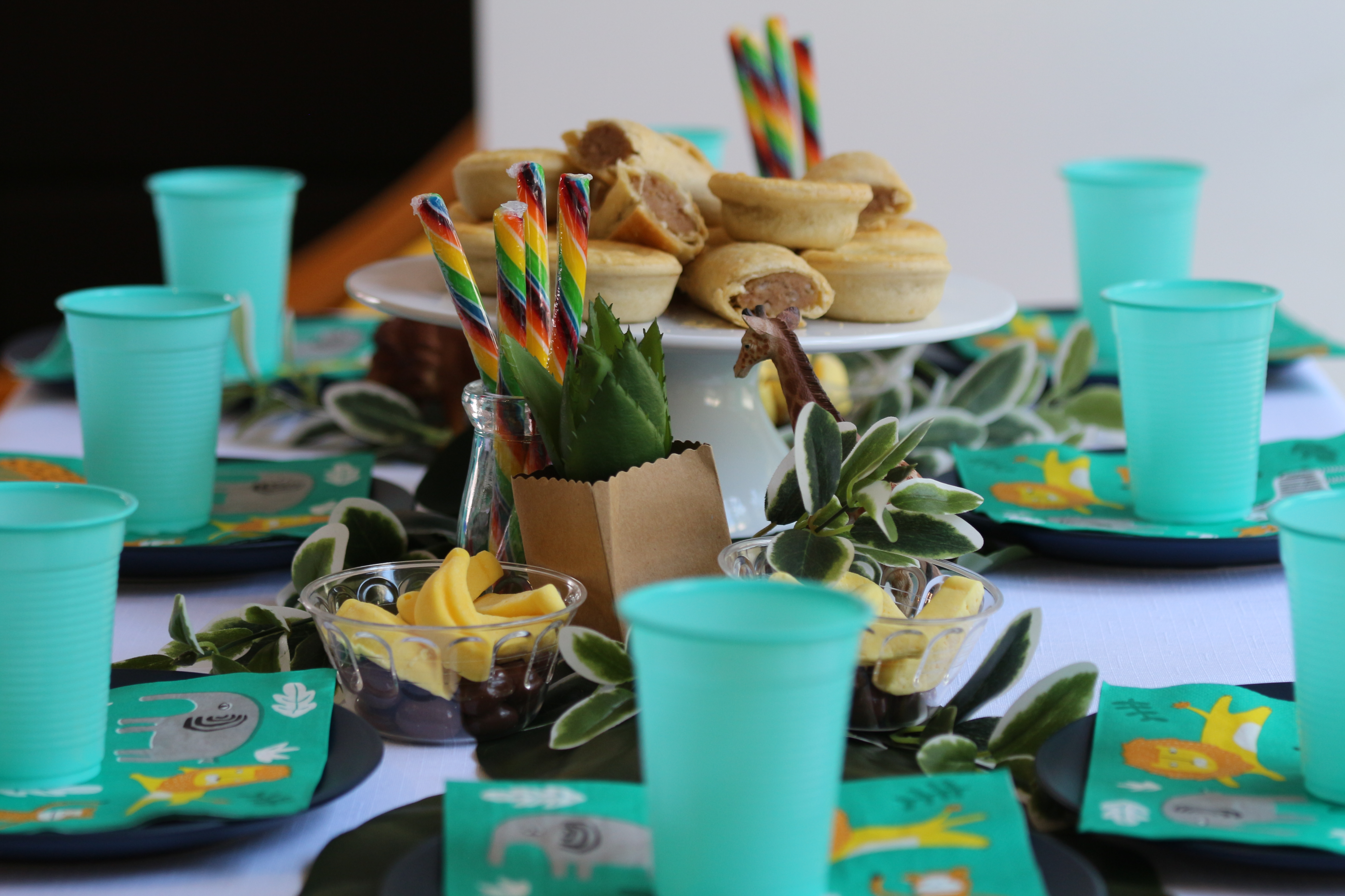 Jungle theme - table decorated
