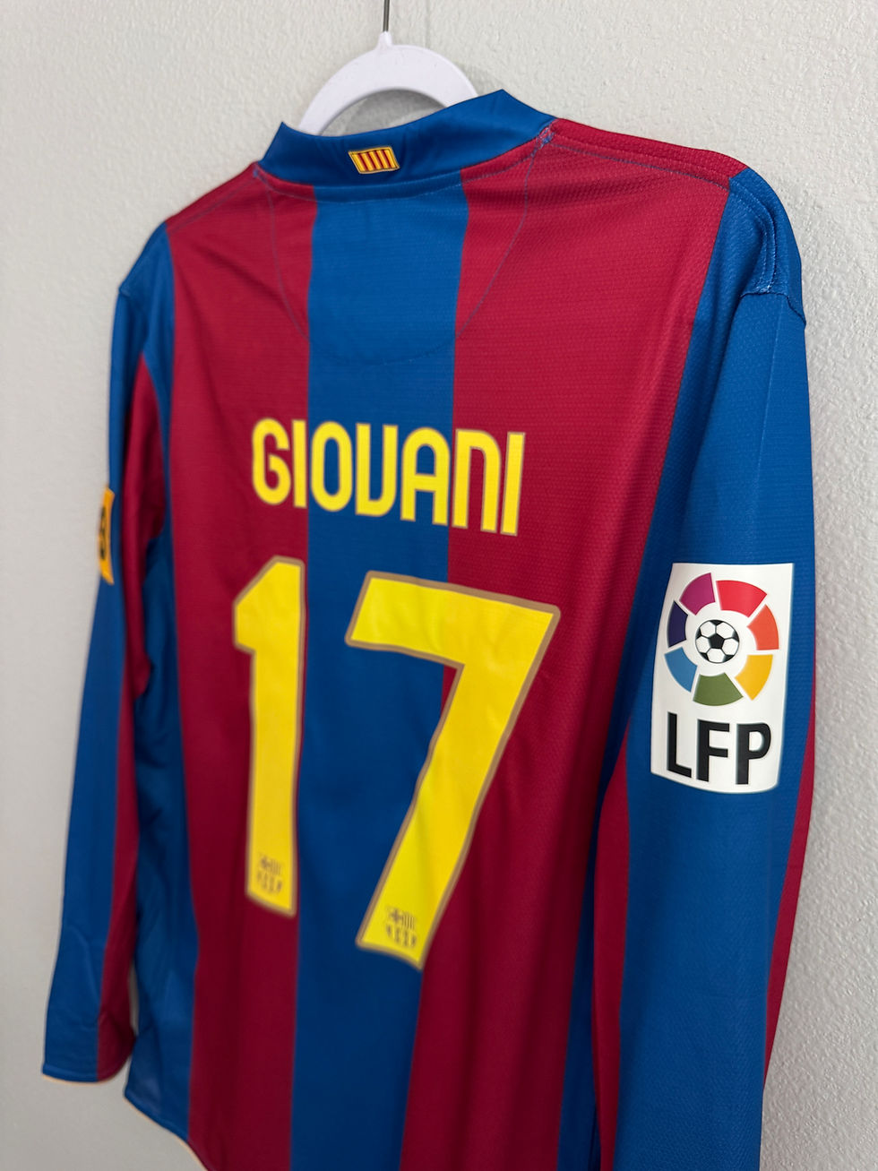 Thumbnail: Barcelona 2007/2008 Giovani Dos Santos La Liga home jersey