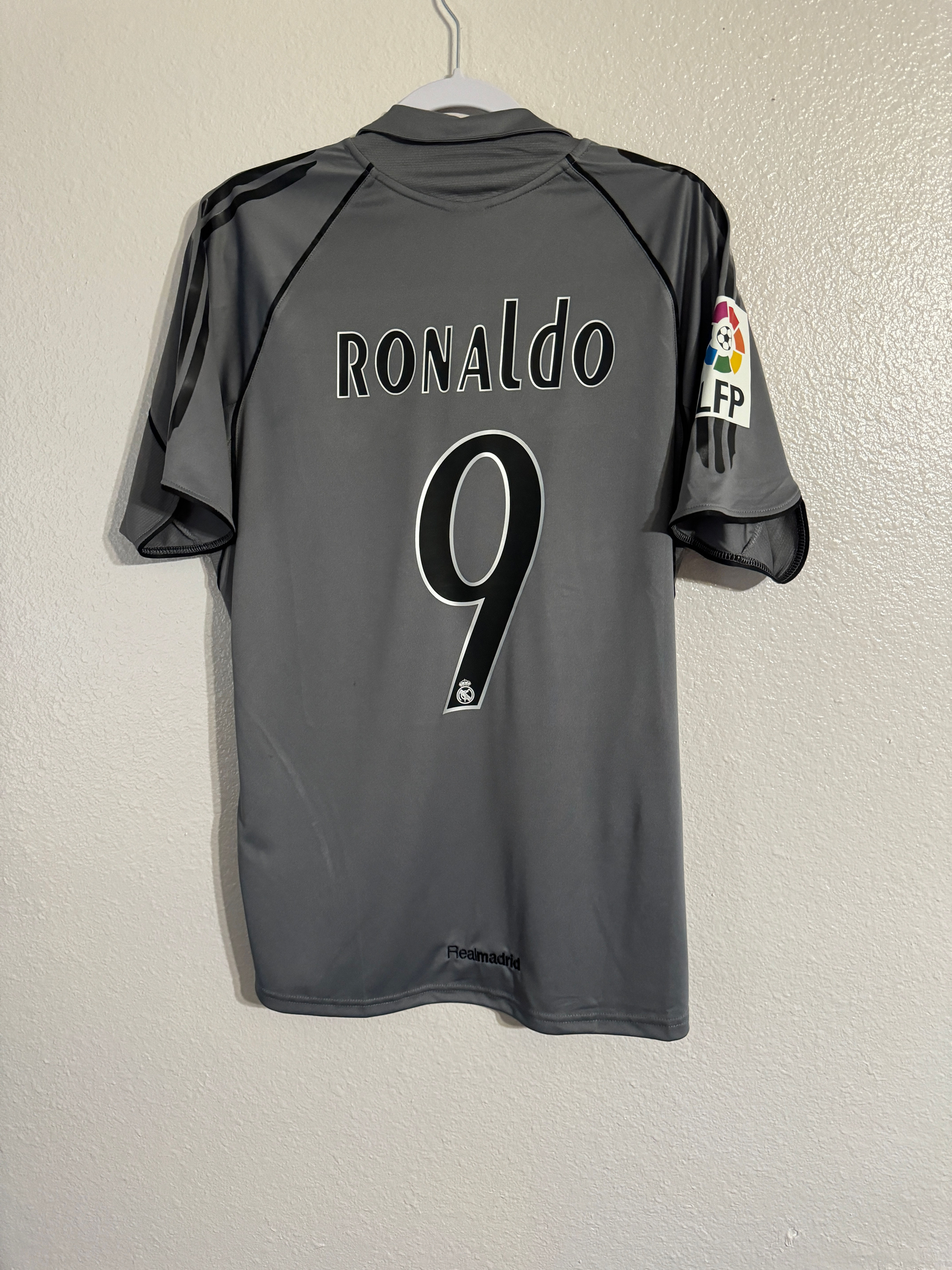 Real Madrid 2005/2006 Ronaldo third jersey