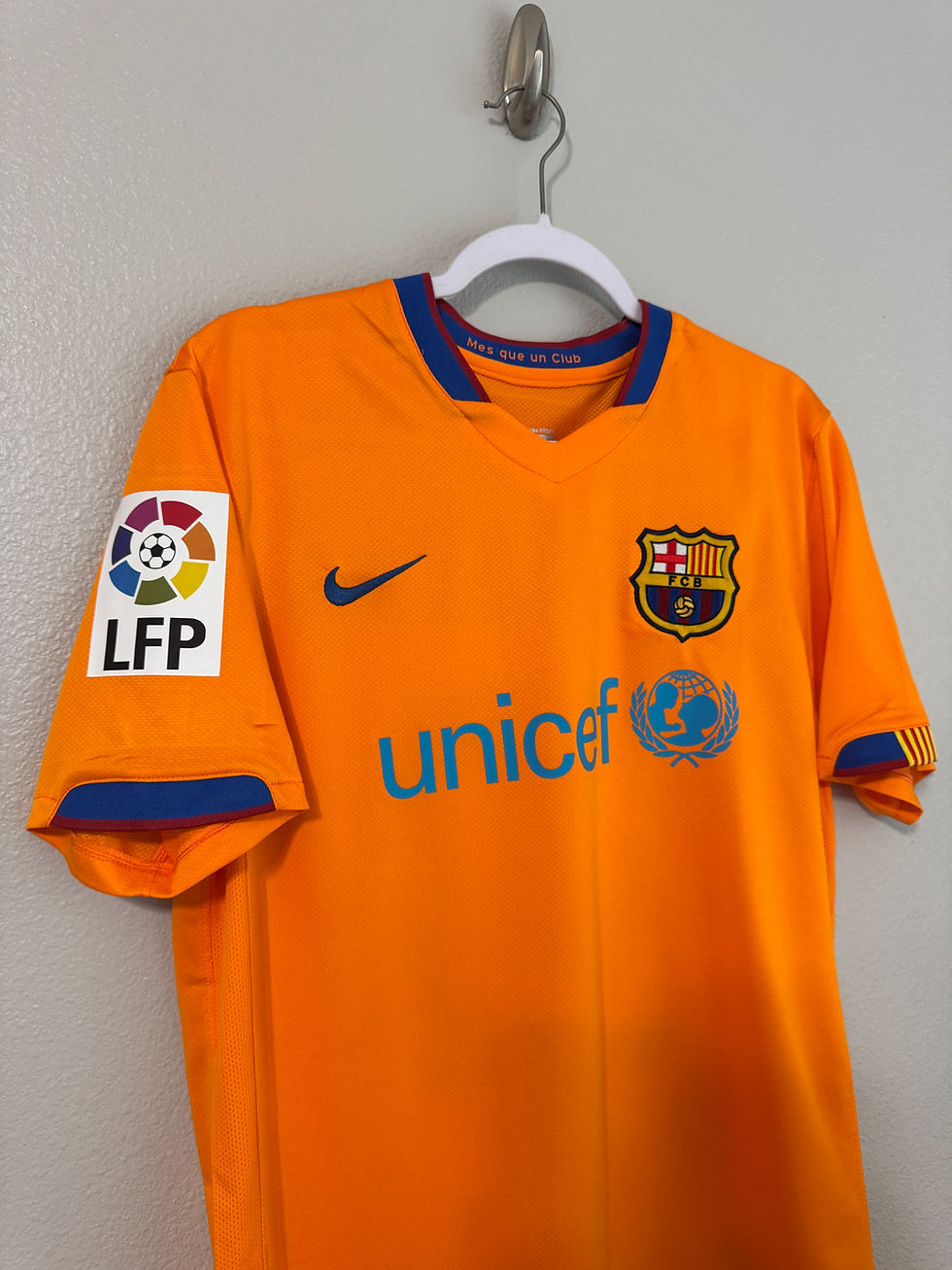 Thumbnail: Barcelona 2006/2007 Ronaldinho La Liga away jersey