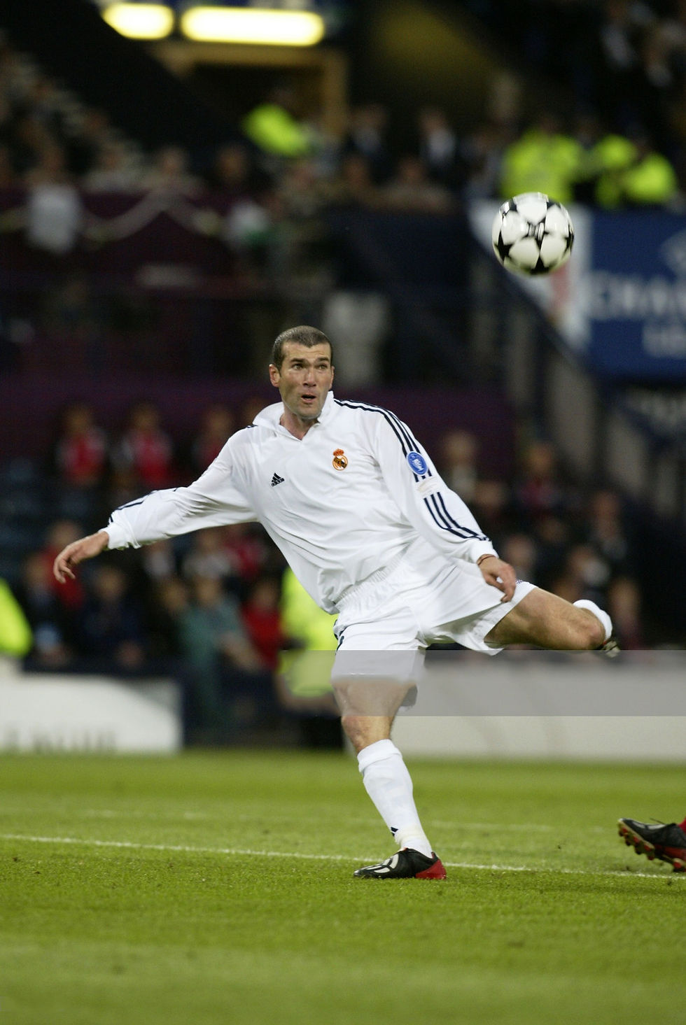 Thumbnail: Real Madrid 2002 Zidane UCL final long sleeve jersey