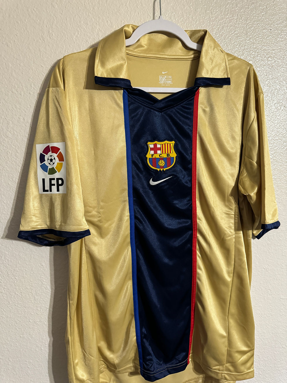 Thumbnail: Barcelona 2001/2002 Xavi away jersey