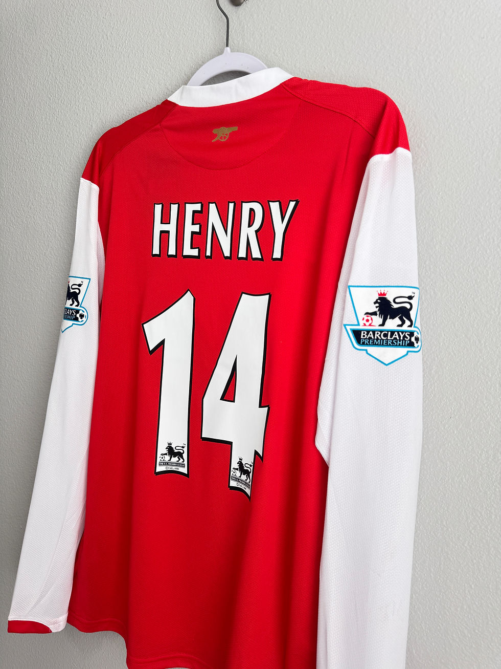 Thumbnail: Vintage Arsenal 2006/2007 Henry EPL home jersey