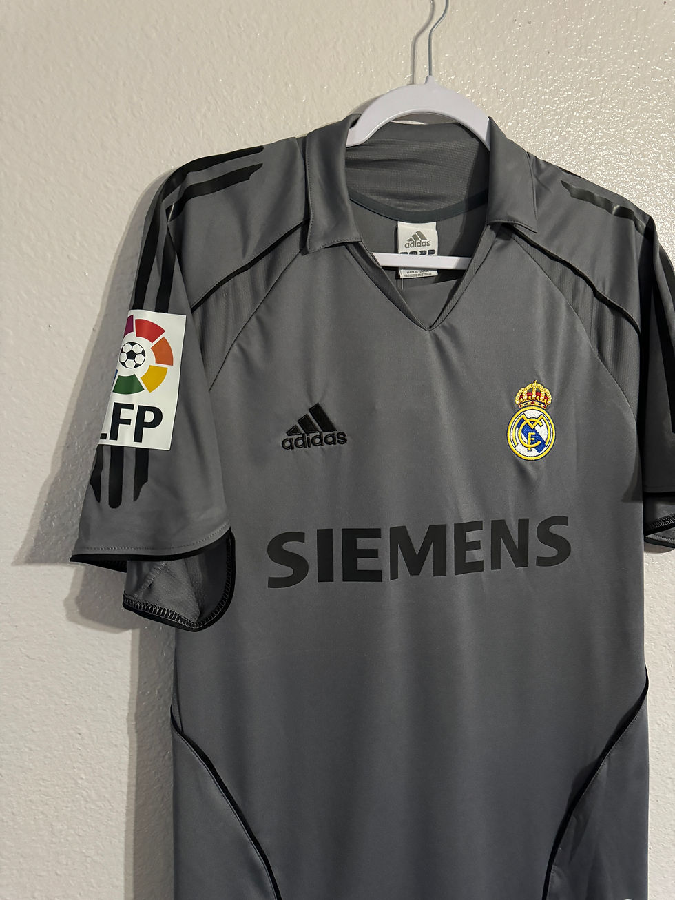 Thumbnail: Real Madrid 2005/2006 Ronaldo third jersey