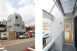 住宅の外観・中庭のルーバー｜狭小住宅・鉄骨３階建て・半地下｜