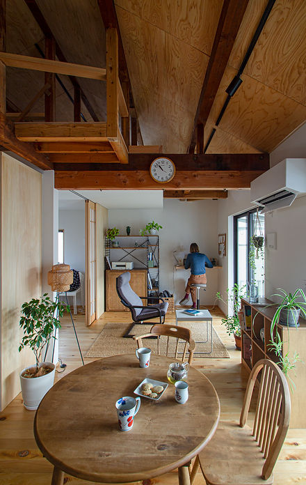 古材の梁、リノベーションした木造住宅、ジャパンディなリノベーション