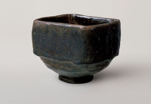 茶碗と建築の関係・類似性・長次郎の幾何学茶碗と安藤忠雄