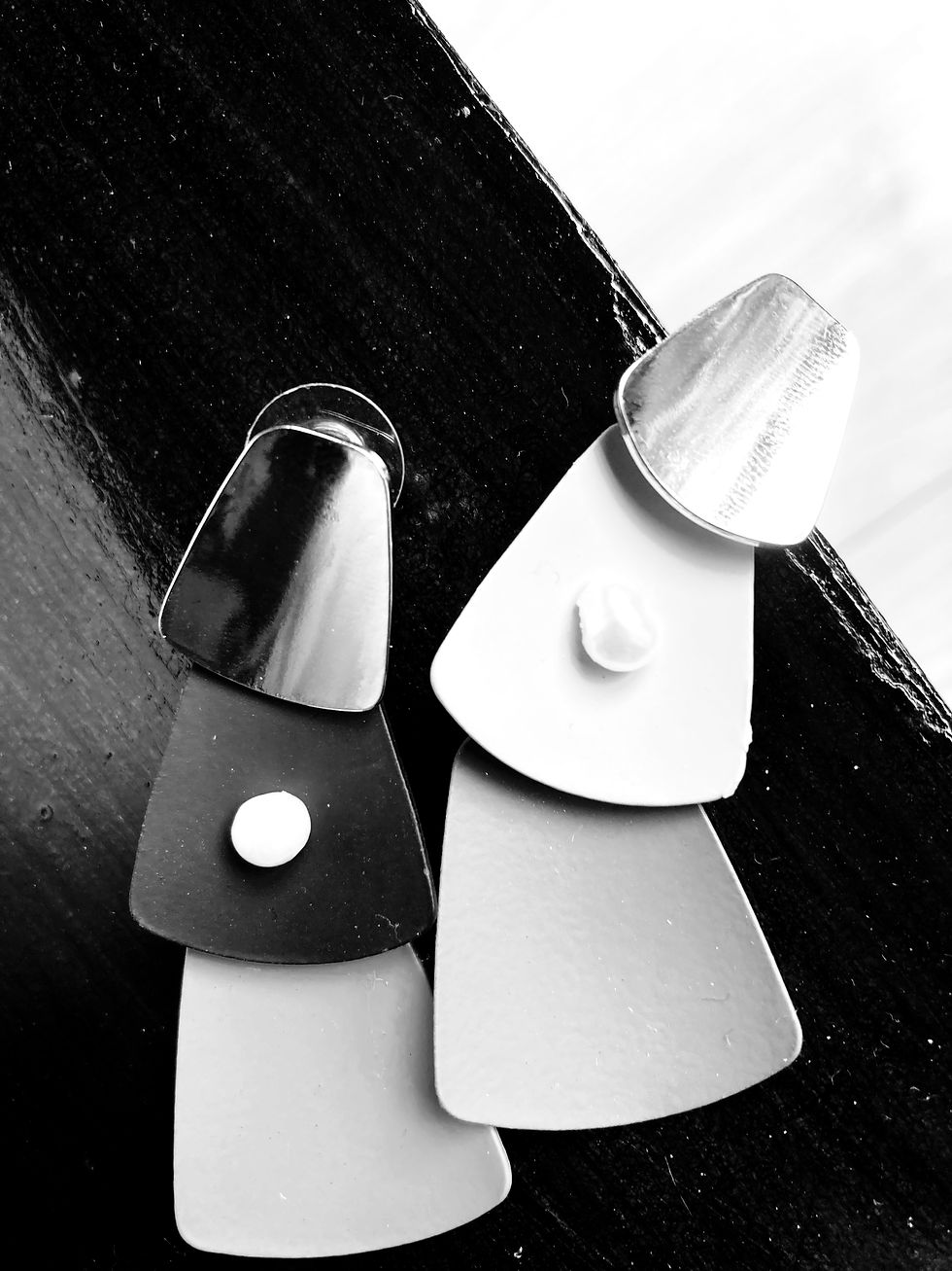 #luxurypearljewelry #pearlstatementearrings #high-endpearlnecklace #designerpearljewelry #handcraftedpearlearrings #finepearljewelrybrand #modernpearljewelry #artisanpearljewelry