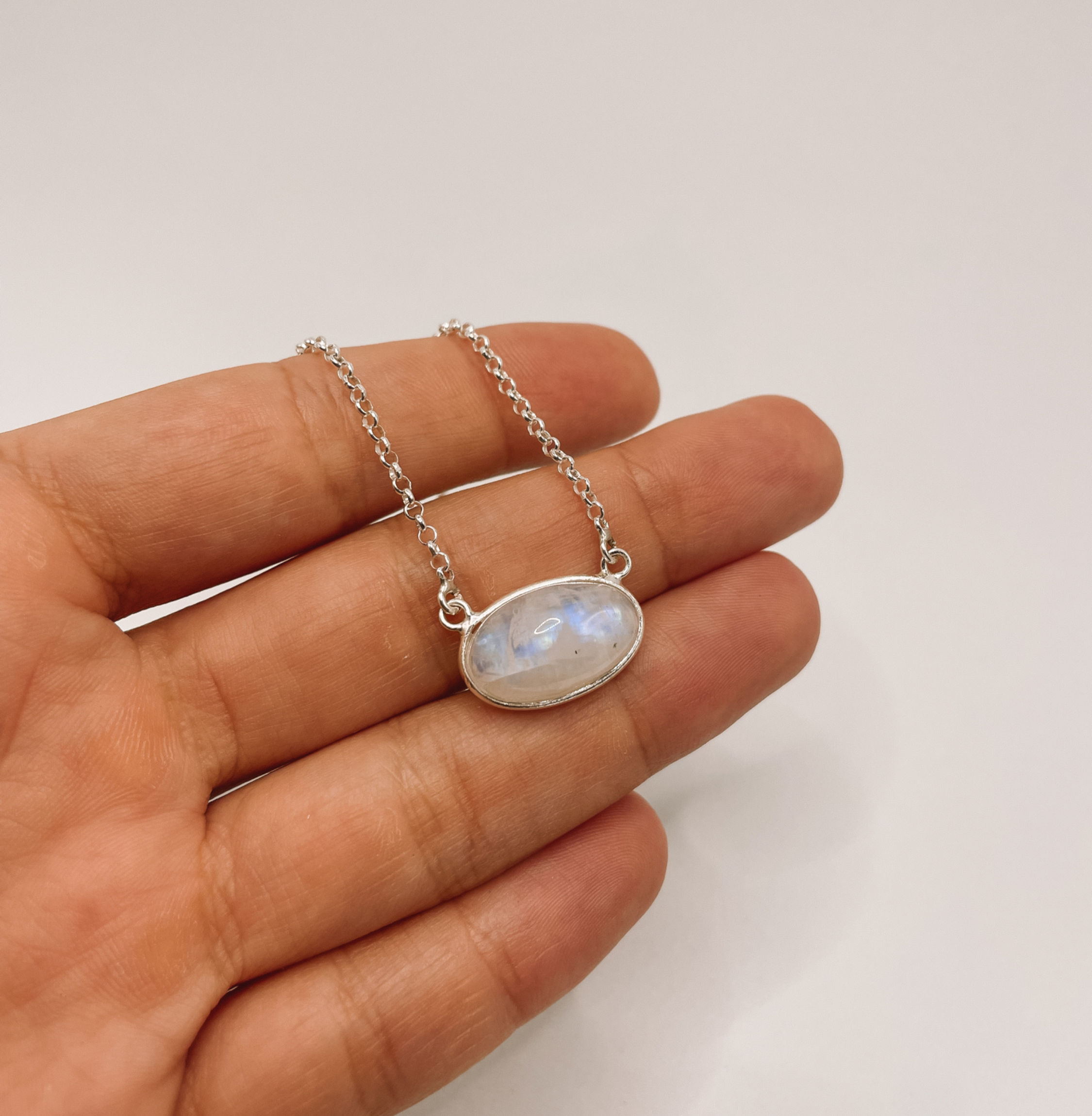 Colar Pedra da Lua Oval Prata 925