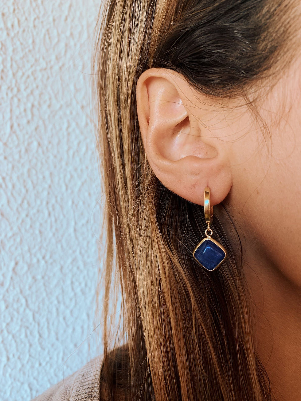 Thumbnail: Blue Kyanite Gold Hoop Earrings