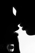 kissing silhouette