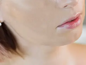 《底妝不服貼:妝容卡粉不是粉底的錯,是肌膚還沒準備好登場》