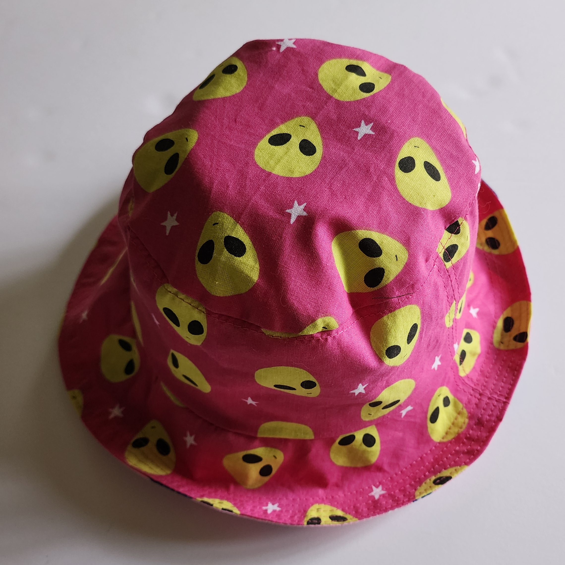 Aliens UFOs Pink Bucket Hat