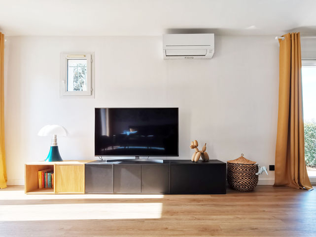 Maison Perrier, Décoration d'intérieur à Six-Fours-Les-Plages / Salon face tv.
