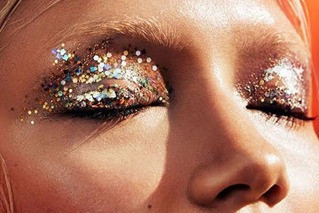 Aproveite a folia, mas cuidado com os olhos no Carnaval!