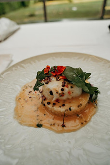 Sissel and Rasmus’ wedding at Mielcke & Hurtigkarl featuring romantic couple portraits, ceremony moments, and joyful celebrations with family and friends.