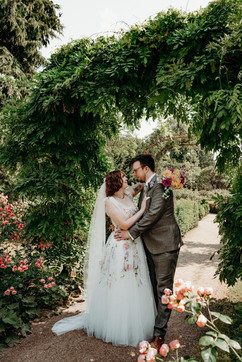 Capturing the love and celebration of Sissel and Rasmus’ wedding at Mielcke & Hurtigkarl, from intimate couple portraits to festive guest moments.