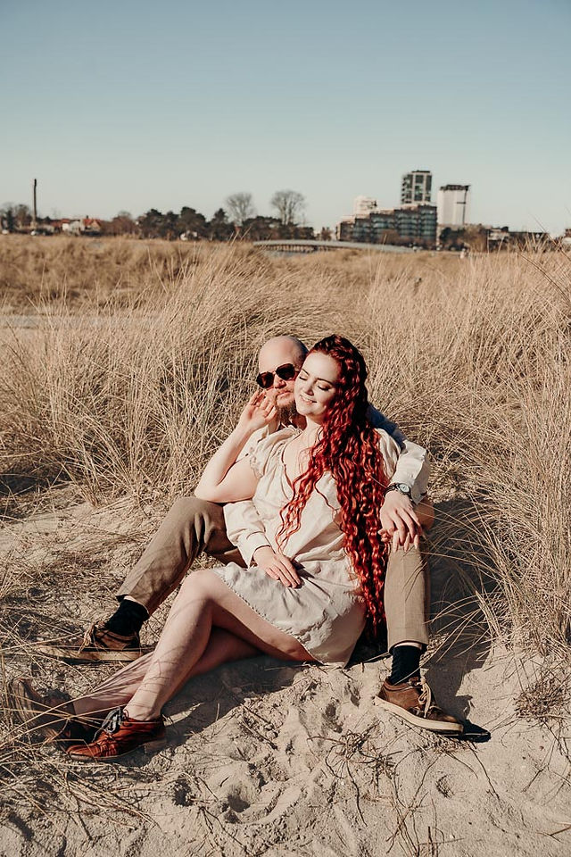Romantic photoshoot at Amager Strandpark in Copenhagen.