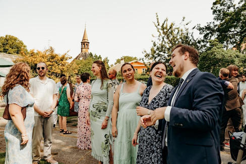 Capturing the love and celebration of Sissel and Rasmus’ wedding at Mielcke & Hurtigkarl, from intimate couple portraits to festive guest moments.