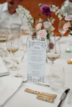 Beautiful wedding moments from Sissel and Rasmus’ day at Mielcke & Hurtigkarl including candid laughs, emotional vows, and special details.