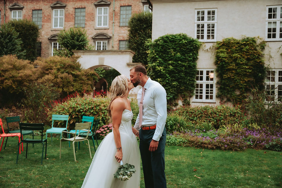 intimate Copenhagen elopement photography