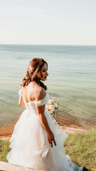 Dreamy seaside wedding ceremony moments