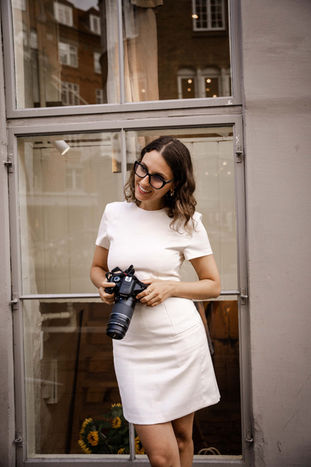 Hire a Professional Wedding Photographer or Ask a Friend do this for you?