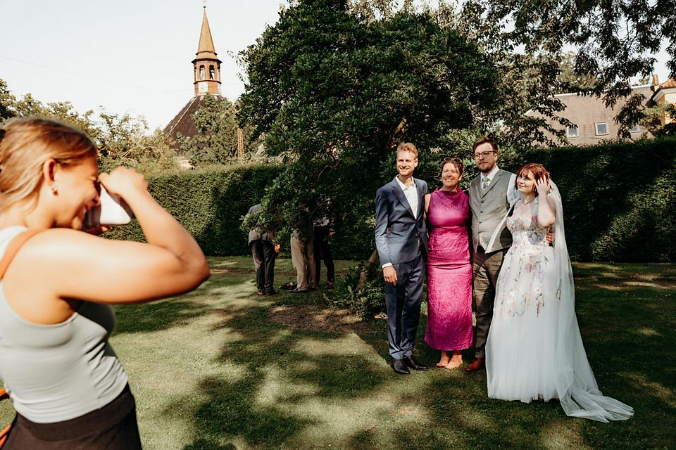 Highlights from Sissel and Rasmus’ Mielcke & Hurtigkarl wedding showcasing ceremony, couple photos, heartfelt emotions, and wedding day details.