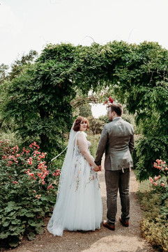 Capturing the love and celebration of Sissel and Rasmus’ wedding at Mielcke & Hurtigkarl, from intimate couple portraits to festive guest moments.