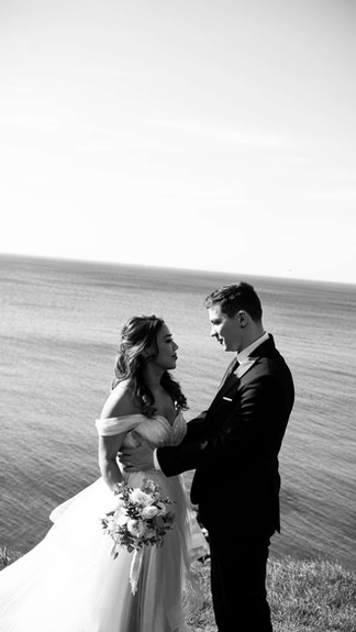 Dreamy seaside wedding ceremony moments