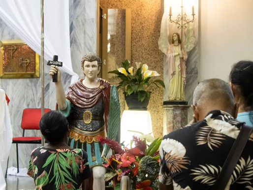 Rezando pela Paz, devotos iniciam programação em honra a Santo Expedito na Paróquia Santa Teresinha