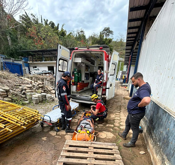 Resgate de trabalhador em crise de Ansiedade, na cidade de Lima Duarte. Foto Divulgação/Corpo de Bombeiros