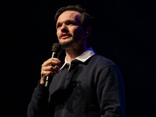 'A gente precisa de leveza neste mundo', Padre Patrick fala sobre como humor ajuda a Evangelizar