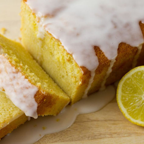 Bolo de Limão Fofinho com Calda