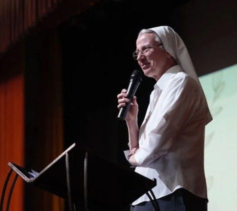 Irmã Simona Brambila compartilha a missão do Dicastério para a Vida Consagrada