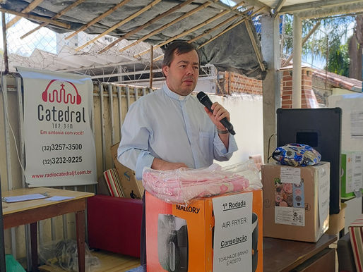 Padre Camilo: 'Rádio Catedral é a fala de Deus no ouvido de cada pessoa'
