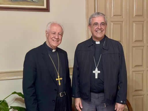 Transição episcopal: Dom Marco Aurélio recebe Dom Gil em encontro na Catedral de Itabira