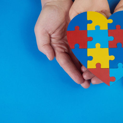 Dia do Orgulho Autista reforça valorização da neurodiversidade e combate ao preconceito