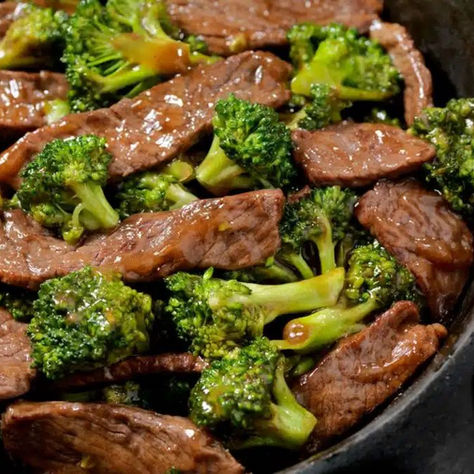 Carne em Tiras com Brócolis