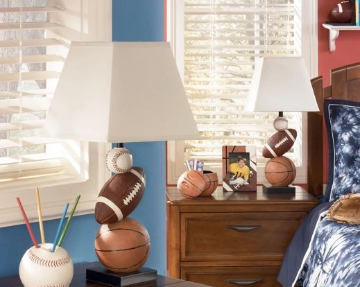 Thumbnail: Nyx Poly Table Lamp