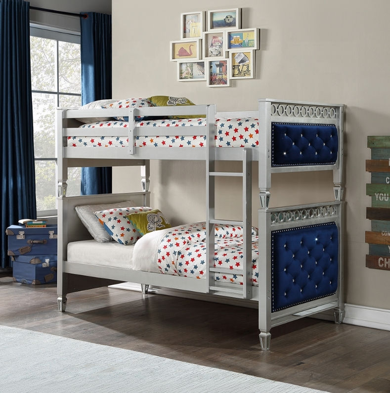 Twin / Twin Bunk Bed