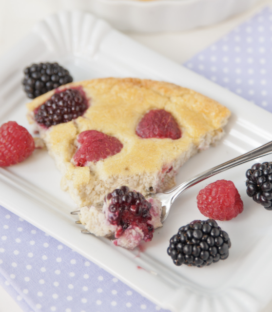 Clafoutis aux framboises : une gourmandise légère sans gluten et sans produits laitiers