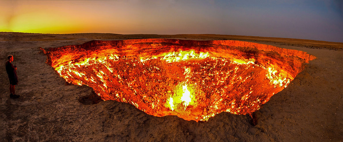 Darwaza crater, tours to Turkmenistan