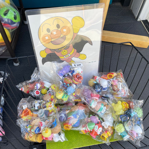 めぐりふくではアンマンマンなどのキャラクターのおもちゃを販売しております。