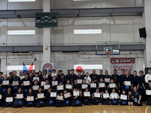 Group photo of all the shinsa passers