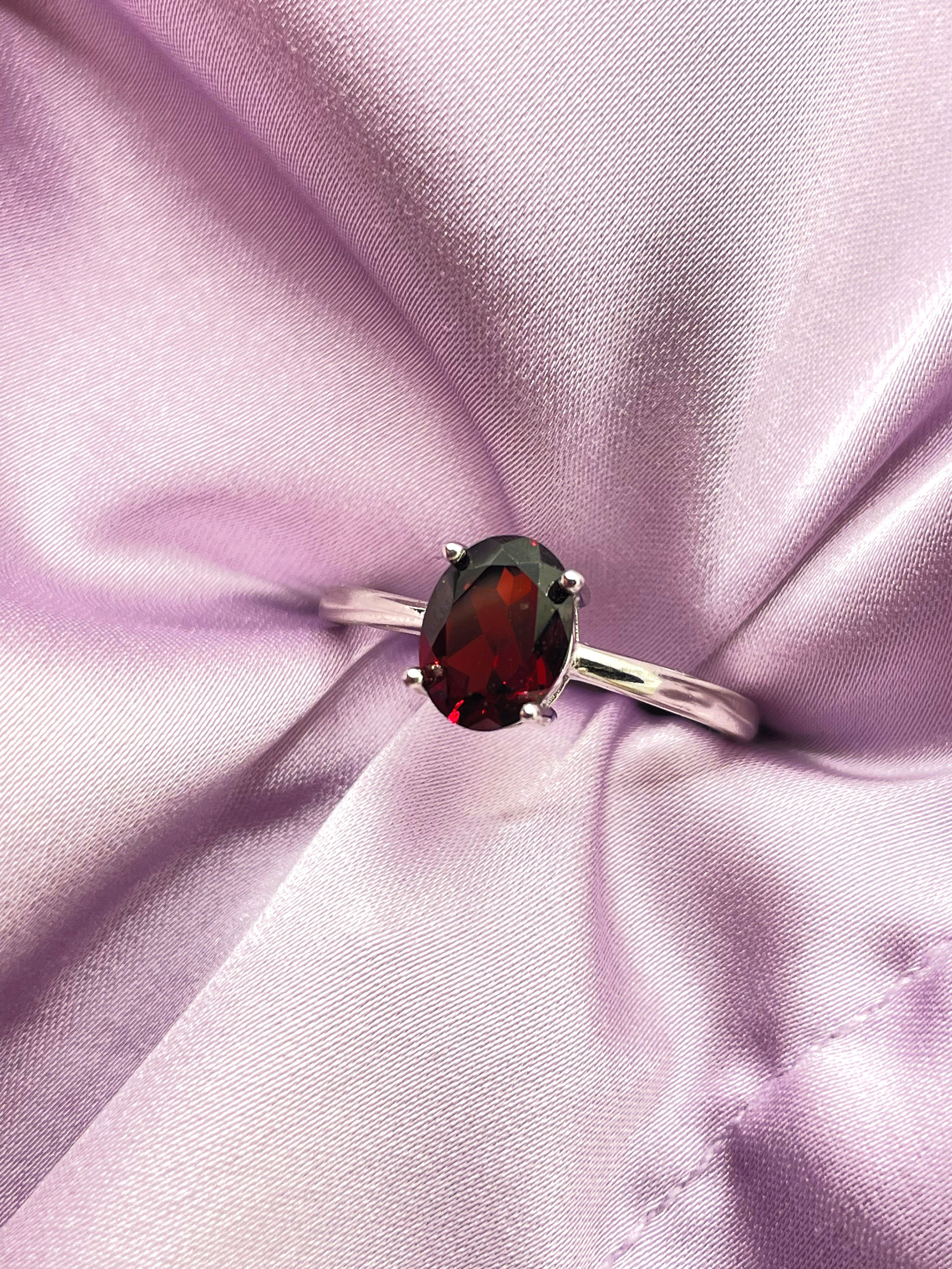 Red Garnet Solitare Ring Solid 925 Sterling Silver